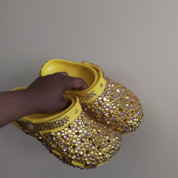 Custom bling crocs - Picture 3 of 5